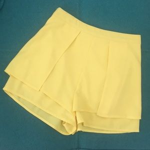 Yellow short